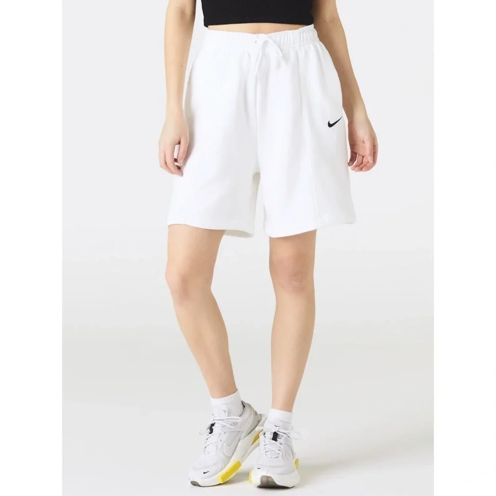 Nike White Essential Fleece High-Rise Shorts Size Medium